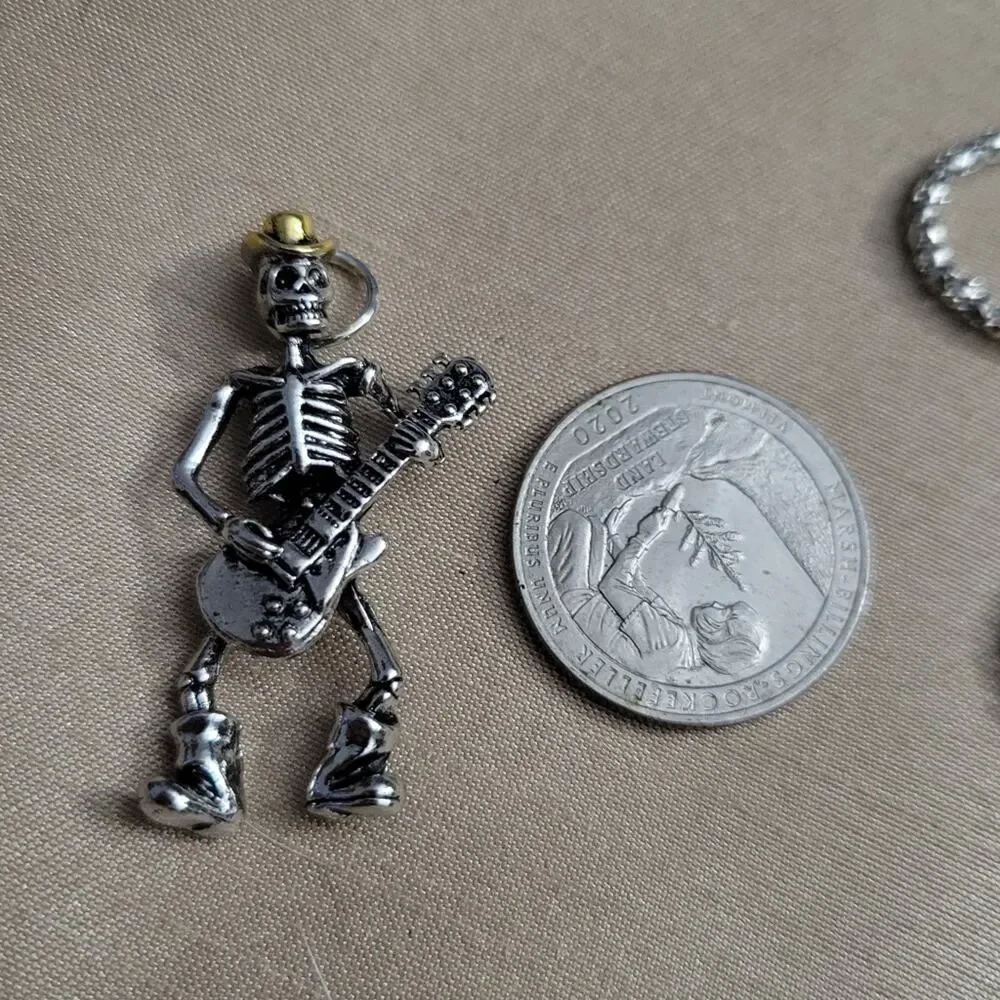 N/A skeleton playing